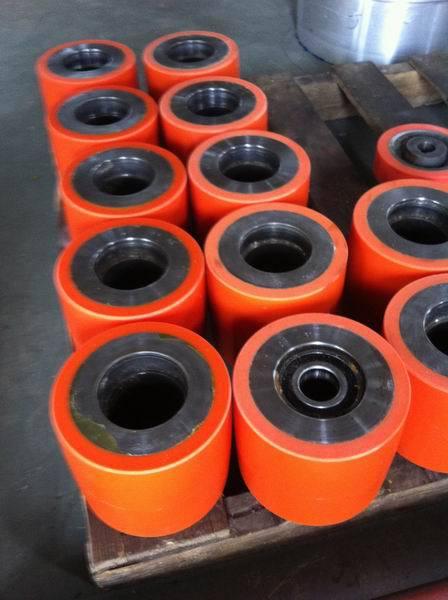 上海聚氨酯工厂聚氨酯输送滚轮橡胶加工生产有弧度聚氨酯橡胶产品